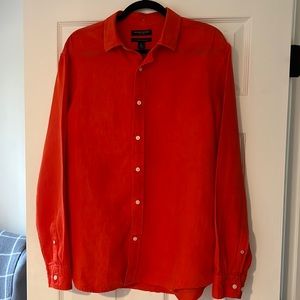 Men’s large Banana Republic untucked standard fit linen button down shirt.